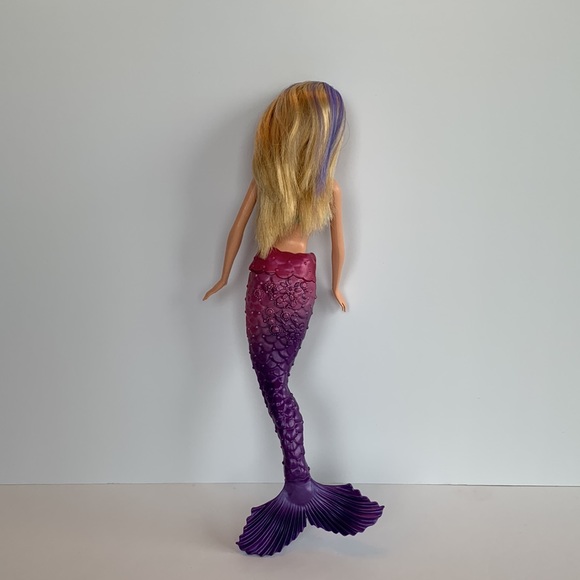 Barbie 2010/11 Bath Play Fun Mermaid Purple Fin, Colour Change Hair - Picture 4 of 10
